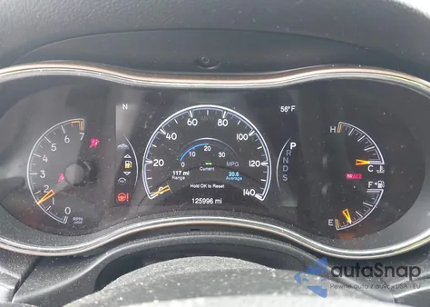 2015 Jeep Grand Cherokee Limited z USA, uszkodzony, nr VIN 1C4RJFBG8FC605666